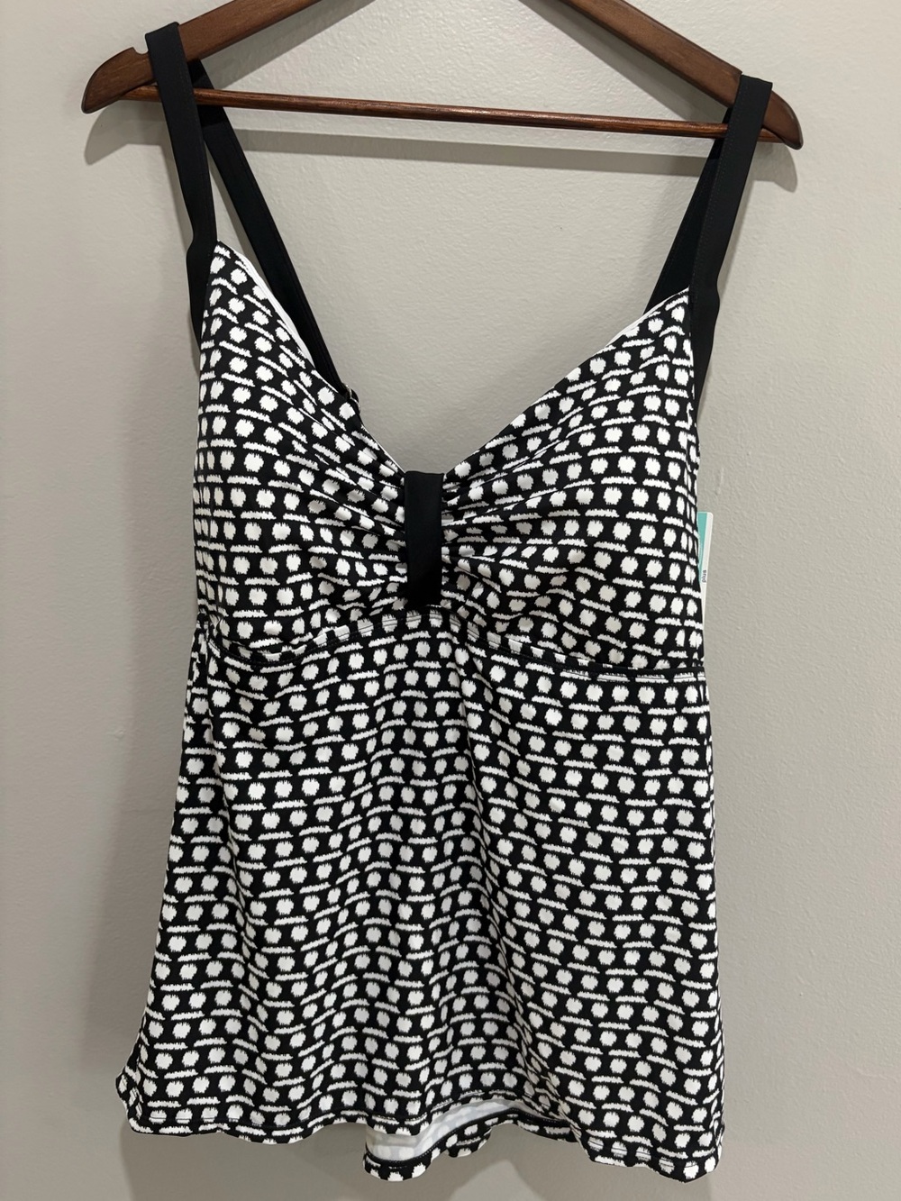 NWT💧 SET 💧Black & White Patterned Tankini Top and short bottom set size 24W